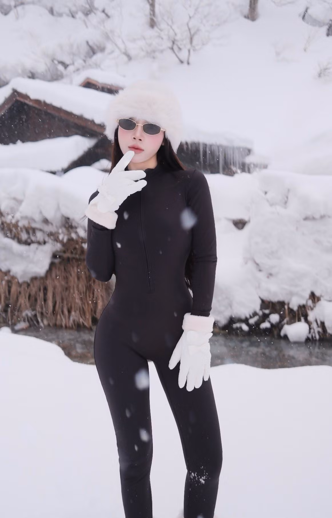 Nhan sắc của Khánh Huyền cũng vô cùng thu hút.