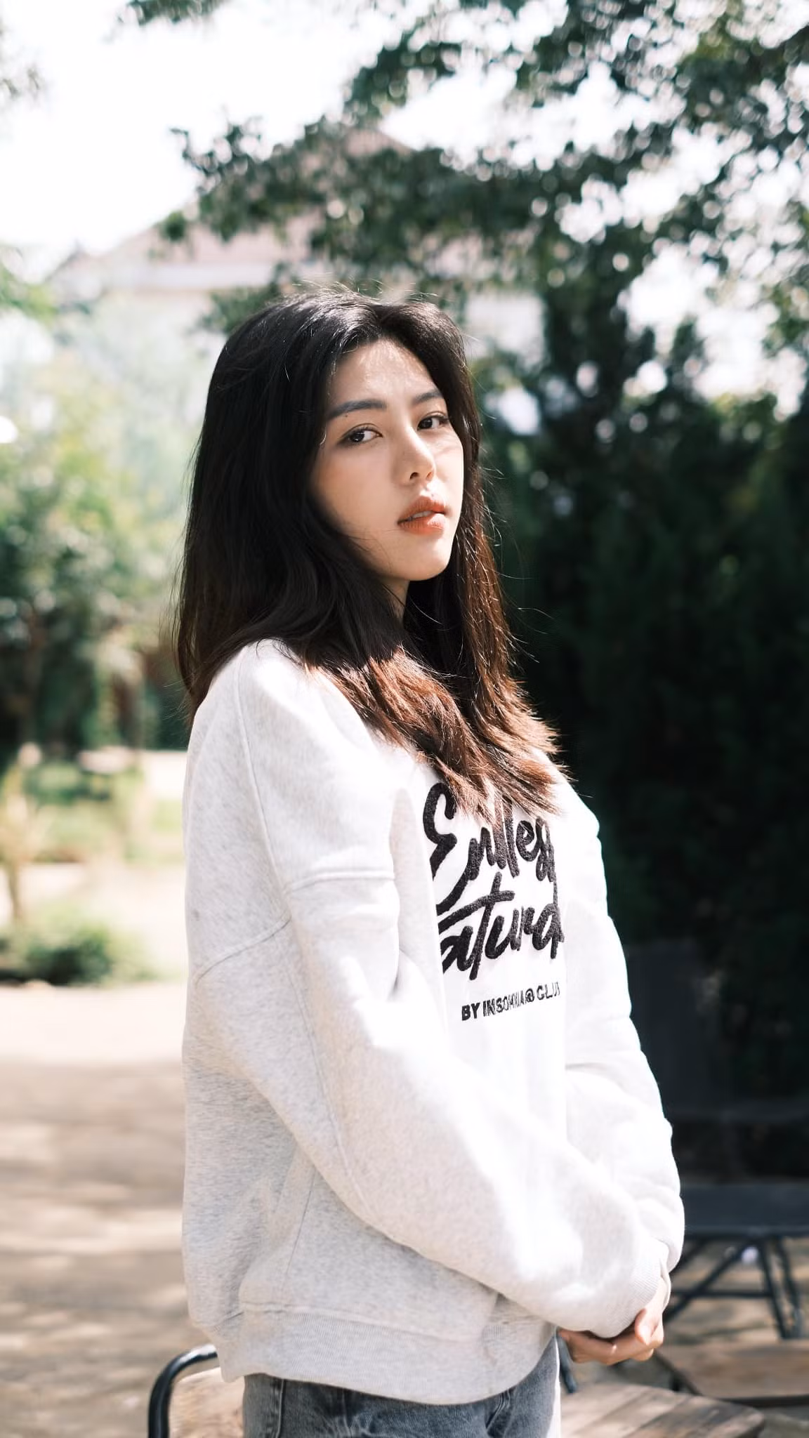 Bên cạnh đó, với Muộii - tuổi 23 mà mọi quyết định vẫn “thông qua gia đình”, kể cho bố mẹ nghe là điều bình thường.