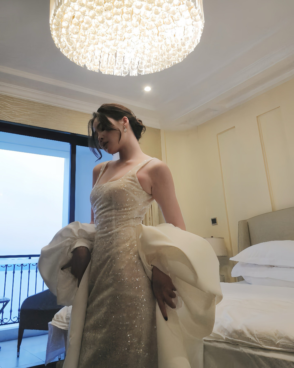 Trên mạng xã hội, Thảo Nguyên được biết đến với biệt danh “cô gái xinh nhất Đà Nẵng”, “tiểu thư RMIT” nhờ profile học vấn ấn tượng và hình ảnh luôn chỉn chu.