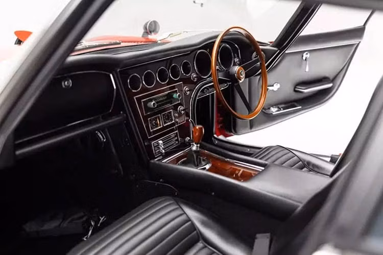 Chiếc xe đã trải qua 28 năm ở một quốc gia Trung Mỹ, nơi nó được tân trang lại từ năm 2013 đến năm 2014. Sau đó, chiếc Toyota này được đưa đến Anh, nơi nó được tân trang thêm một lần nữa (và được bán với giá khổng lồ 1,045 triệu đô la). Chiếc 2000GT lại được bán vào năm 2016. Chủ sở hữu trước đó đã mua nó với giá 560.000 đô la. 5 năm sau, ông bán lại cho Bobby Rahal với giá 875.015 đô la.