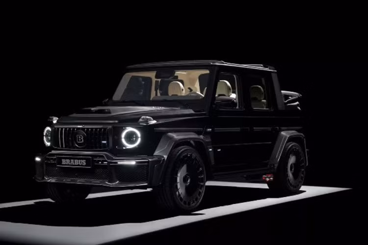 Điểm nhấn lớn nhất trên bộ đôi Brabus 800 Cabrio và 800 XL Cabrio này nằm ở bộ mui mềm phức tạp, bao gồm hơn 500 chi tiết chế tạo riêng. Hệ thống mui có khả năng đóng mở hoàn toàn tự động trong khoảng 20 giây và đi kèm kính hậu tích hợp sưởi.