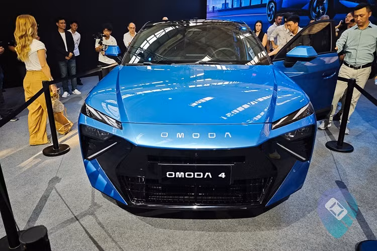 Tại thị trường nước ngoài và cả Việt Nam, mẫu xe này sở hữu tên gọi khác là Omoda 4 nhằm phù hợp với chiến lược đặt tên mới của hãng Chery. Hiện thông số kỹ thuật cụ thể của Omoda O4 vẫn chưa được công bố. Chỉ biết rằng, xe sẽ nằm trong phân khúc SUV cỡ C-. Nói cách khác, xe sẽ sở hữu kích thước lớn hơn SUV cỡ B nhưng nhỏ hơn SUV cỡ C.