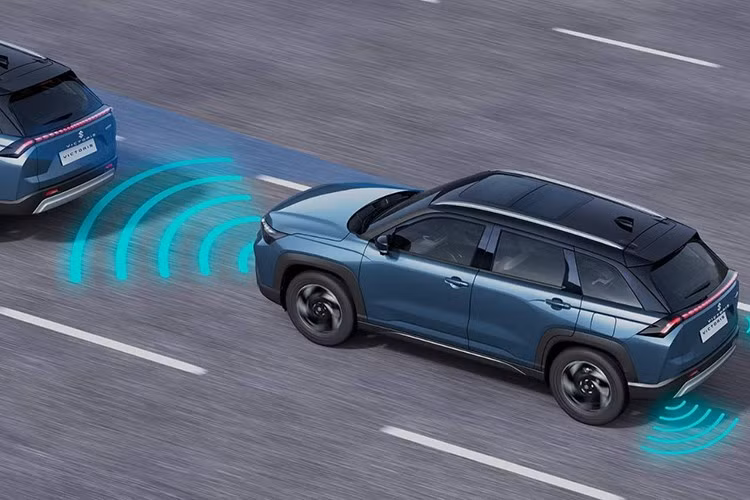 Thứ hai là hệ truyền động hybrid với máy xăng 3 xi-lanh, dung tích 1.5L, tạo ra công suất tối đa 116 mã lực. Cuối cùng là động cơ xăng-CNG 1.5L với công suất tối đa 89 mã lực. Đáng chú ý, bình CNG sẽ được đặt dưới gầm xe để tăng không gian khoang hành lý.