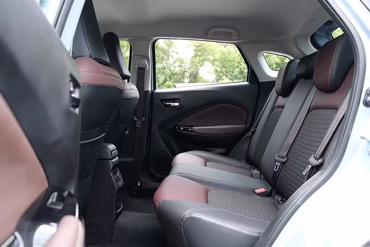 Các phiên bản Mild Hybrid sử dụng động cơ K15C Dual Jet 1.5L (101 mã lực, 135 Nm) kết hợp mô-tơ điện WA06A (3,1 mã lực, 60 Nm), hệ thống hybrid nhẹ SHVS 12V, hộp số tự động 6 cấp, dẫn động cầu trước.