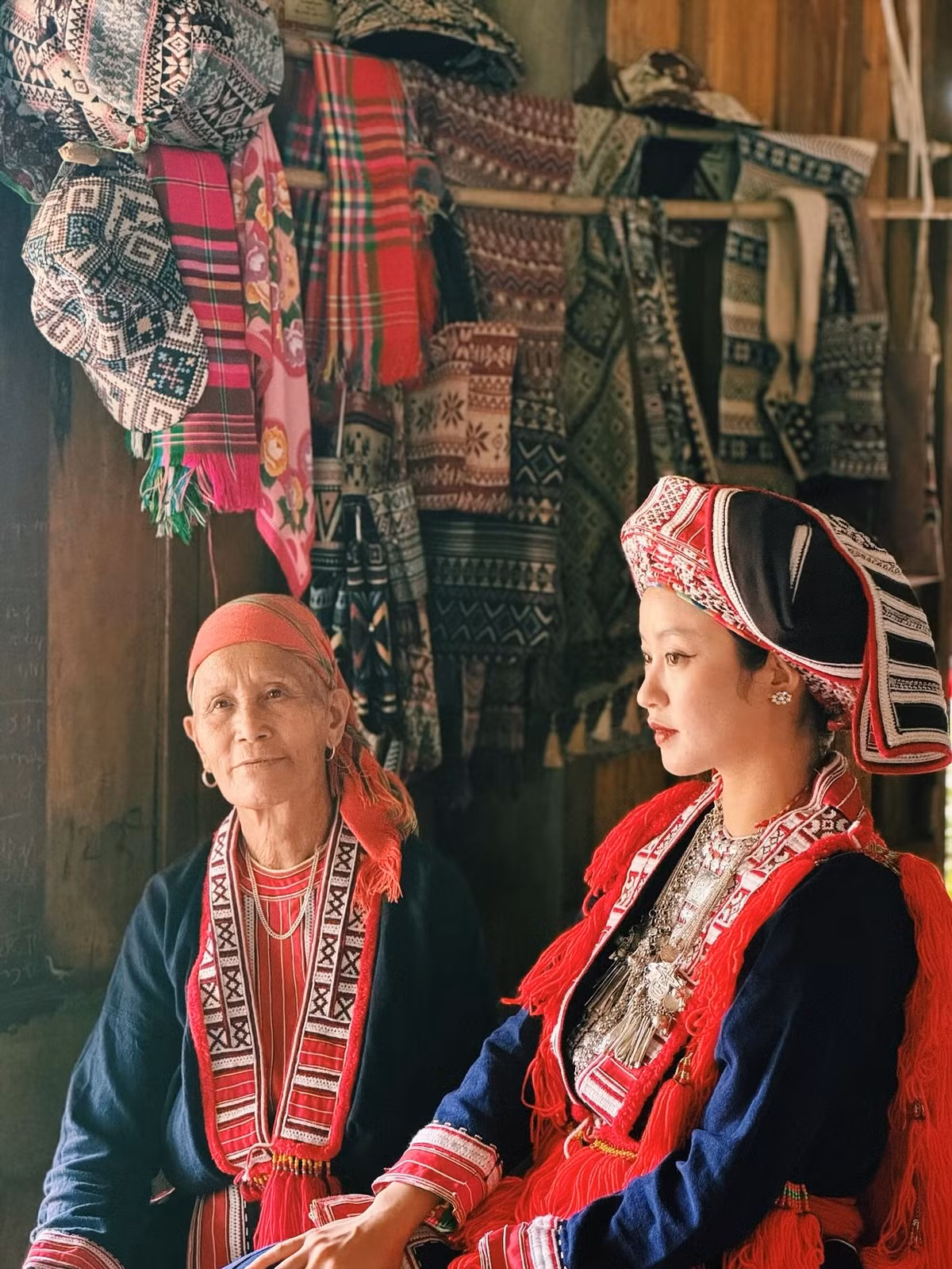 Chia sẻ trên trang cá nhân, Mi Vân viết: "Lần đầu hoá thân thành cô gái Dao Đỏ trên bản Giàng hợp quá, khéo chuyển lên bản ở xong đổi tên thành Giàng Thị Mây xem có cuộc đời có gì khởi sắc không".