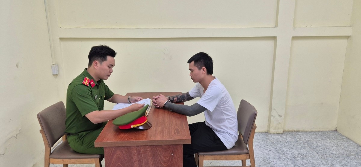 Cơ quan Cảnh sát điều tra lấy lời khai bị can Lê Anh Điệp. (Ảnh: CACC)