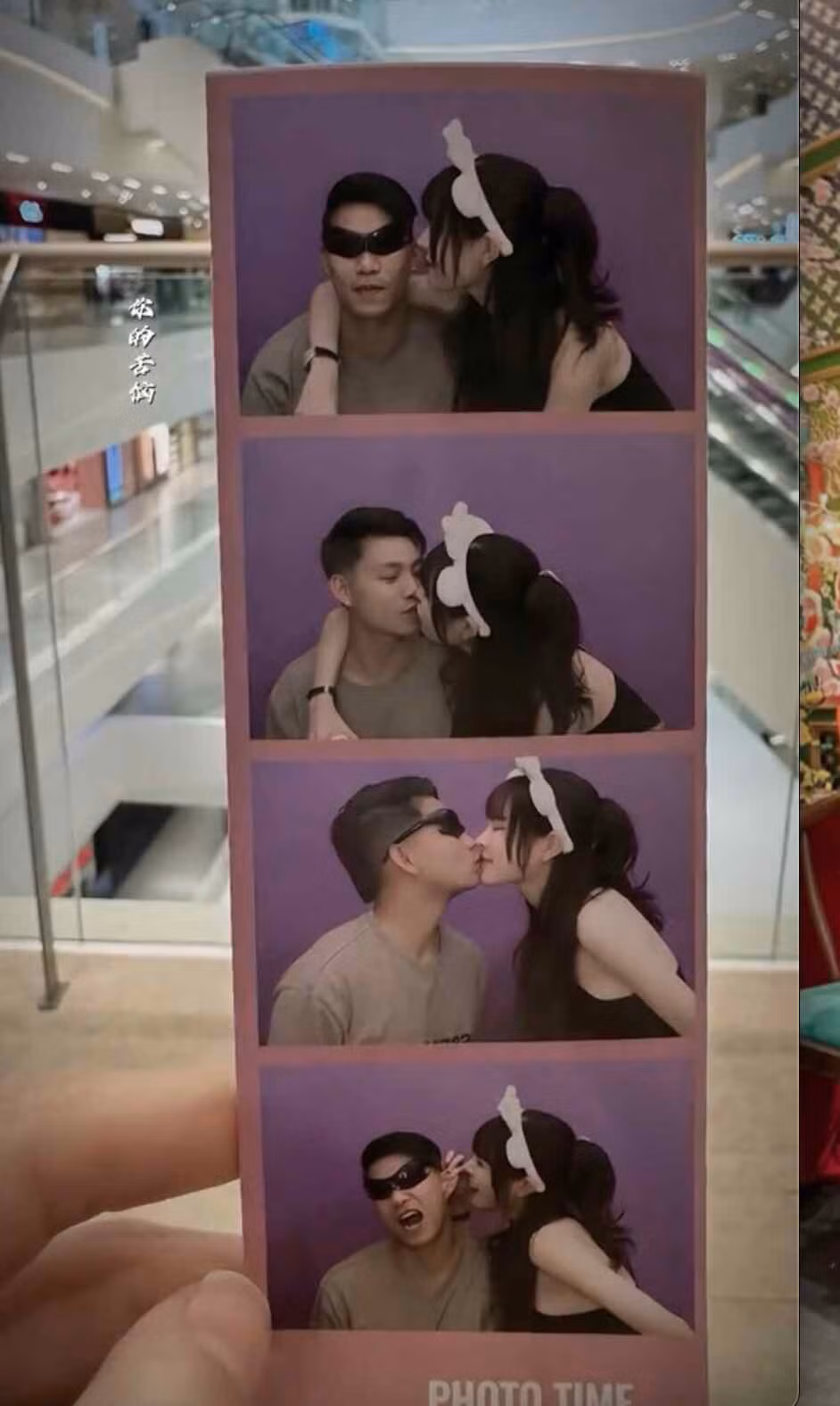 Có thể thấy, Vũ Văn Thanh không chỉ là hậu vệ với những bước chân vững chắc trên sân cỏ mà ngoài đời còn giữ được một chuyện tình bền chặt, đáng ngưỡng mộ. Nhiều fan kỳ vọng trong tương lai, cặp đôi sẽ sớm báo tin vui bằng một cái kết viên mãn. ﻿