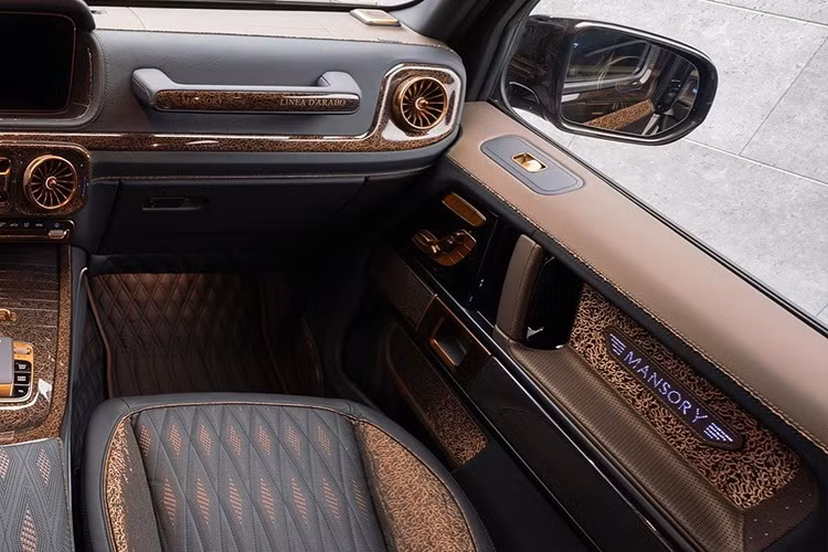 Con số này tương đương với 808 mã lực và mô-men xoắn cực đại 603 kilowatt, tăng đáng kể so với công suất 577 mã lực của mẫu xe này nhờ động cơ V8 bi-turbo 4.0L, cho phép xe tăng tốc từ 0-100 km/h trong 4,5 giây.