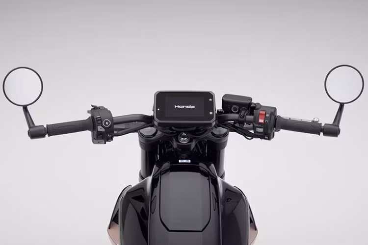 Honda WN7 2026 mới sở hữu bảng đồng hồ TFT 5 inch tích hợp kết nối Honda RoadSync, hỗ trợ điều hướng, cuộc gọi và thông báo ngay trên màn hình.