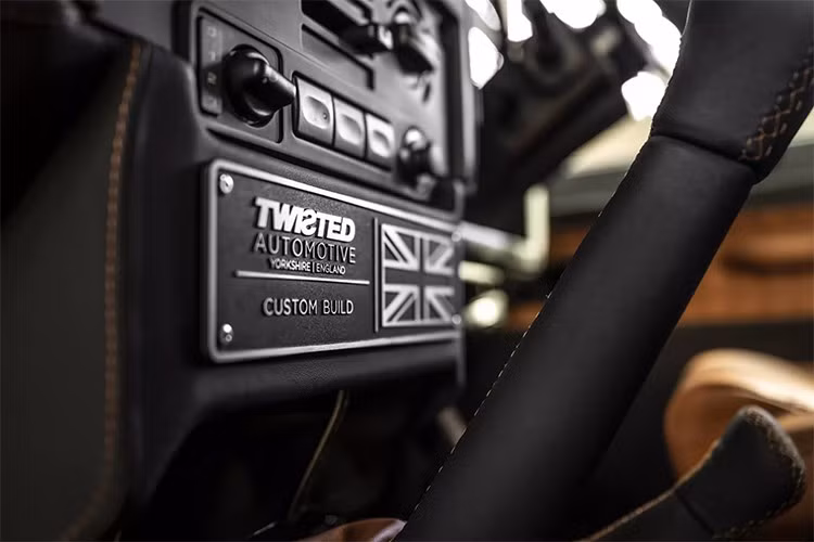 Canh bạc này không chỉ mang lại lợi nhuận trực tiếp từ từng chiếc xe, mà còn giúp Twisted tăng trưởng ổn định suốt 9 năm qua, với tổng doanh thu vượt mốc 50 triệu bảng Anh (tương đương hơn 1.500 tỷ đồng).