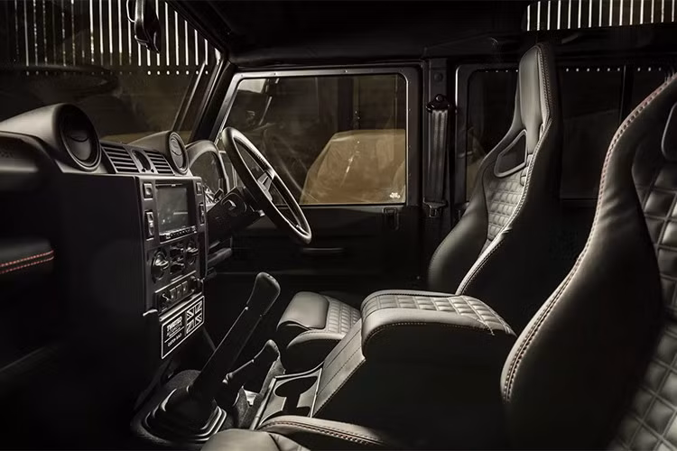 Fawcett cho biết, mỗi bản độ cần khoảng 1.500 giờ công, sử dụng các linh kiện và kỹ thuật mà Twisted đã phát triển trong suốt 25 năm. “Chúng tôi tạo ra những chiếc xe không phải ai cũng cần, nhưng rất nhiều người mong muốn sở hữu,” ông chia sẻ.