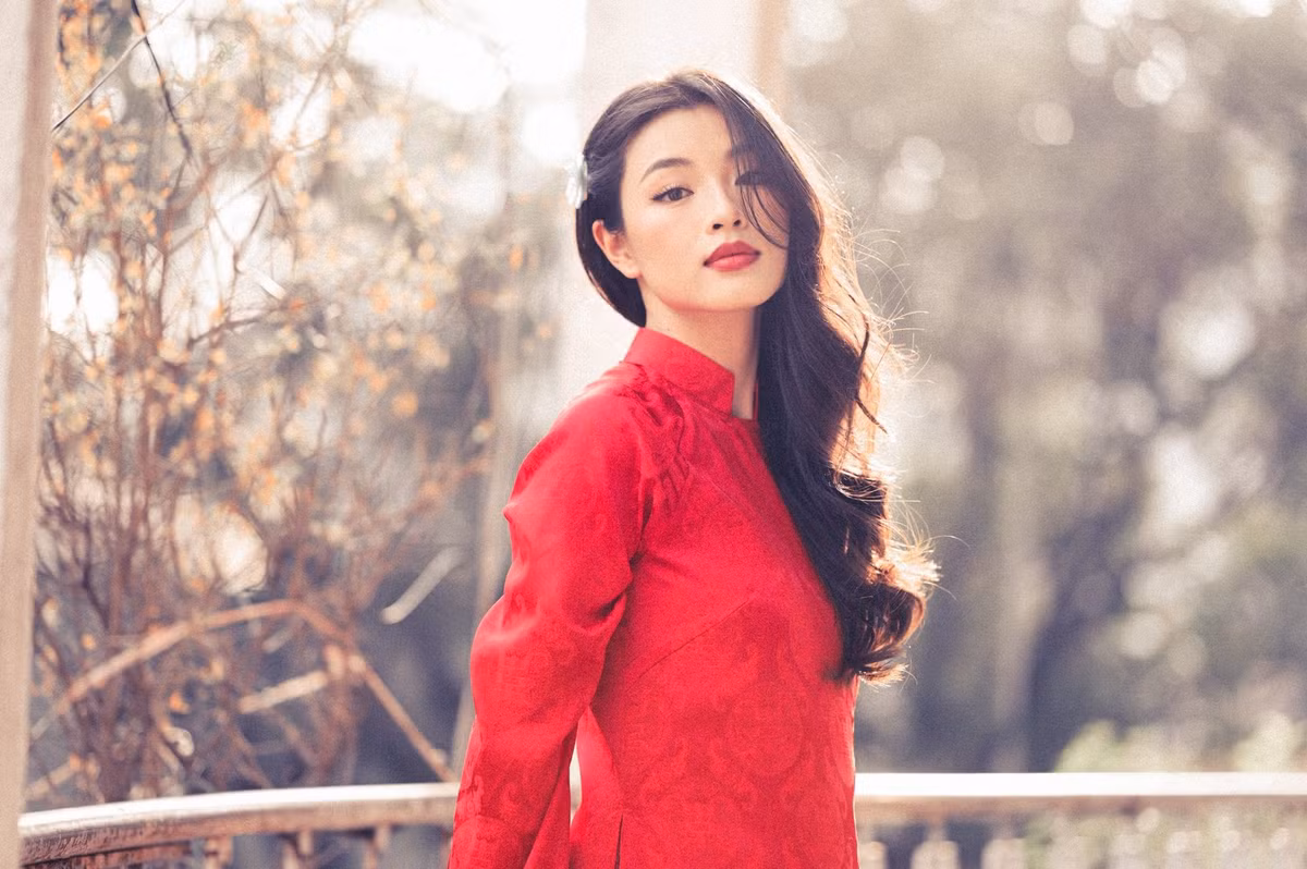 Đáng chú ý, nhiều ý kiến cho rằng mái tóc ngắn đã mang đến cho Lan Thy hình ảnh chín chắn và cá tính hơn.