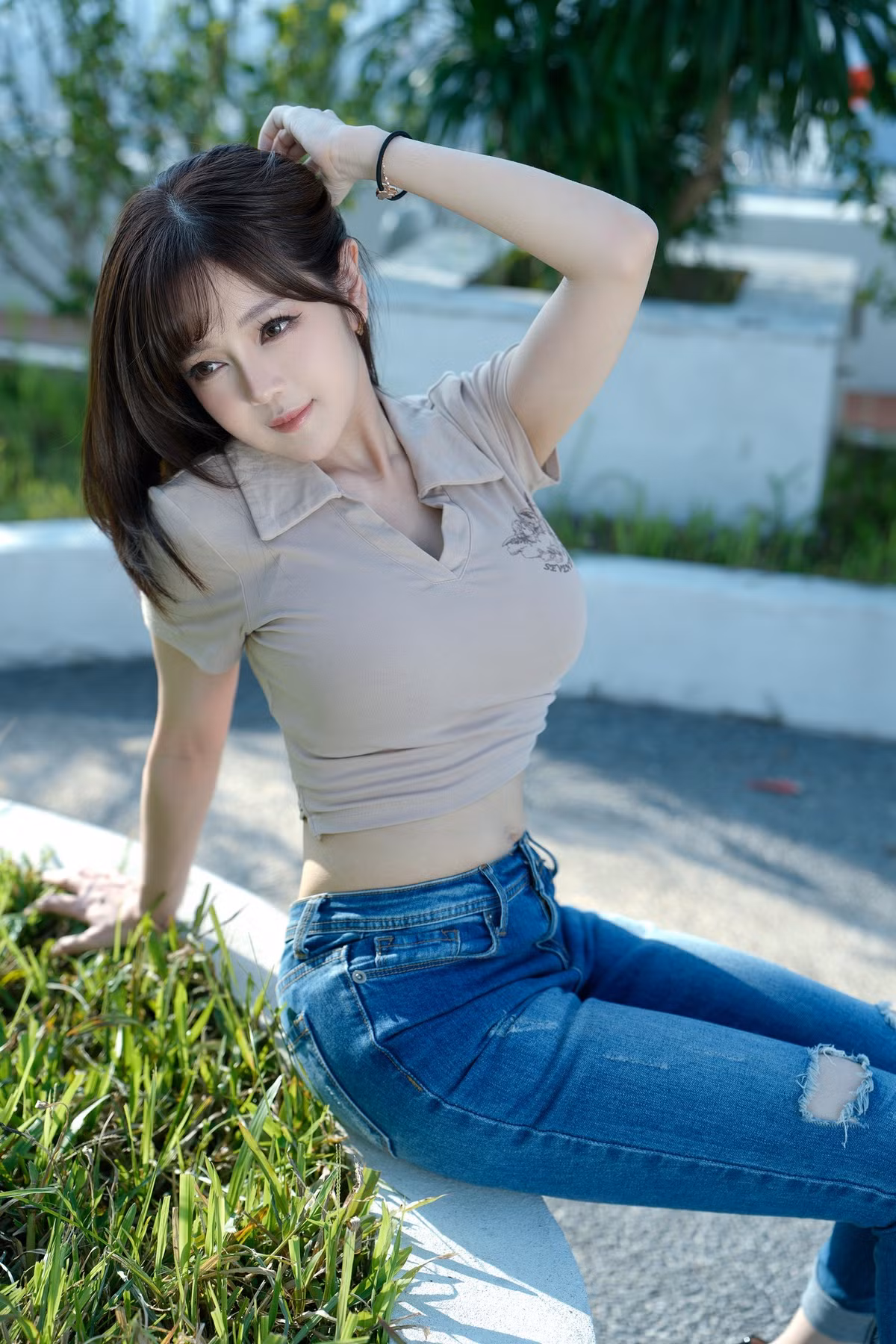 Bên cạnh đó, khả năng chơi game tốt, thường xuyên livestream các trận đấu hấp dẫn, thu hút đông đảo người xem mỗi ngày trên trang cá nhân của Trang Bít Tết.