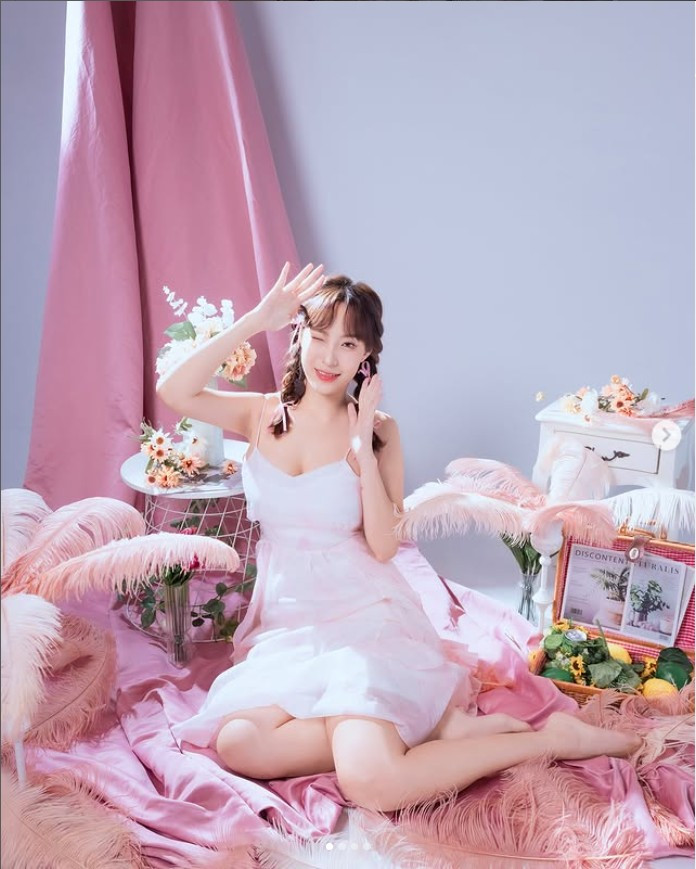 Không phải lần đầu tiên Vina sử dụng hình ảnh gợi cảm để gây sự chú ý nơi công cộng.