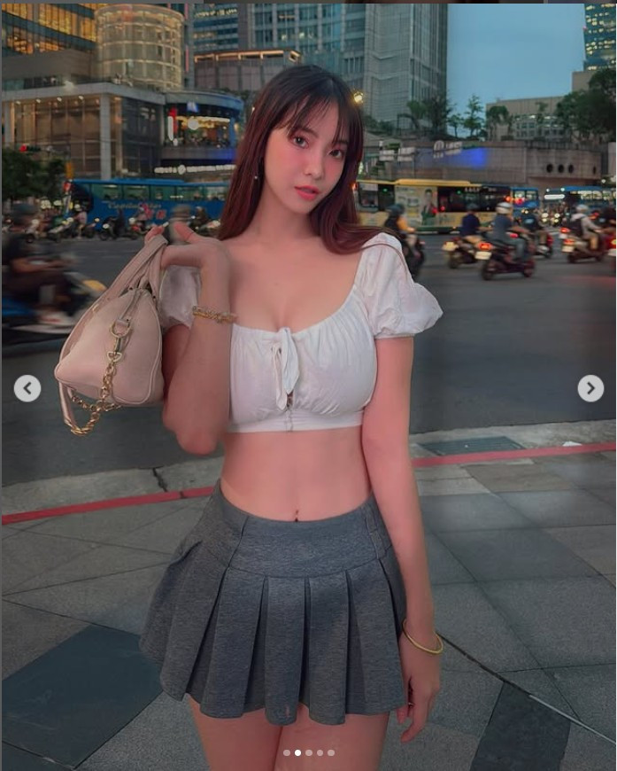 Dù gây tranh cãi, không thể phủ nhận rằng cô nàng hot girl đang rất thành công trong việc định vị tên tuổi và xây dựng tệp người theo dõi trung thành nhờ chiến lược của riêng mình.