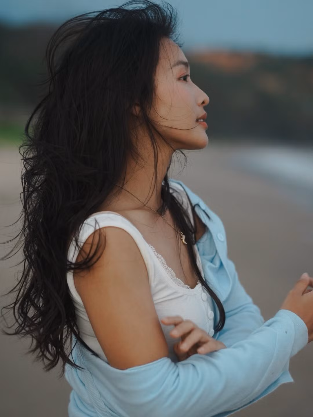 Mới đây trên trang cá nhân, 'boxing girl' Khả Ngân đã có những dòng chia sẻ đầy tâm trạng dịp năm cũ bước sang năm mới.