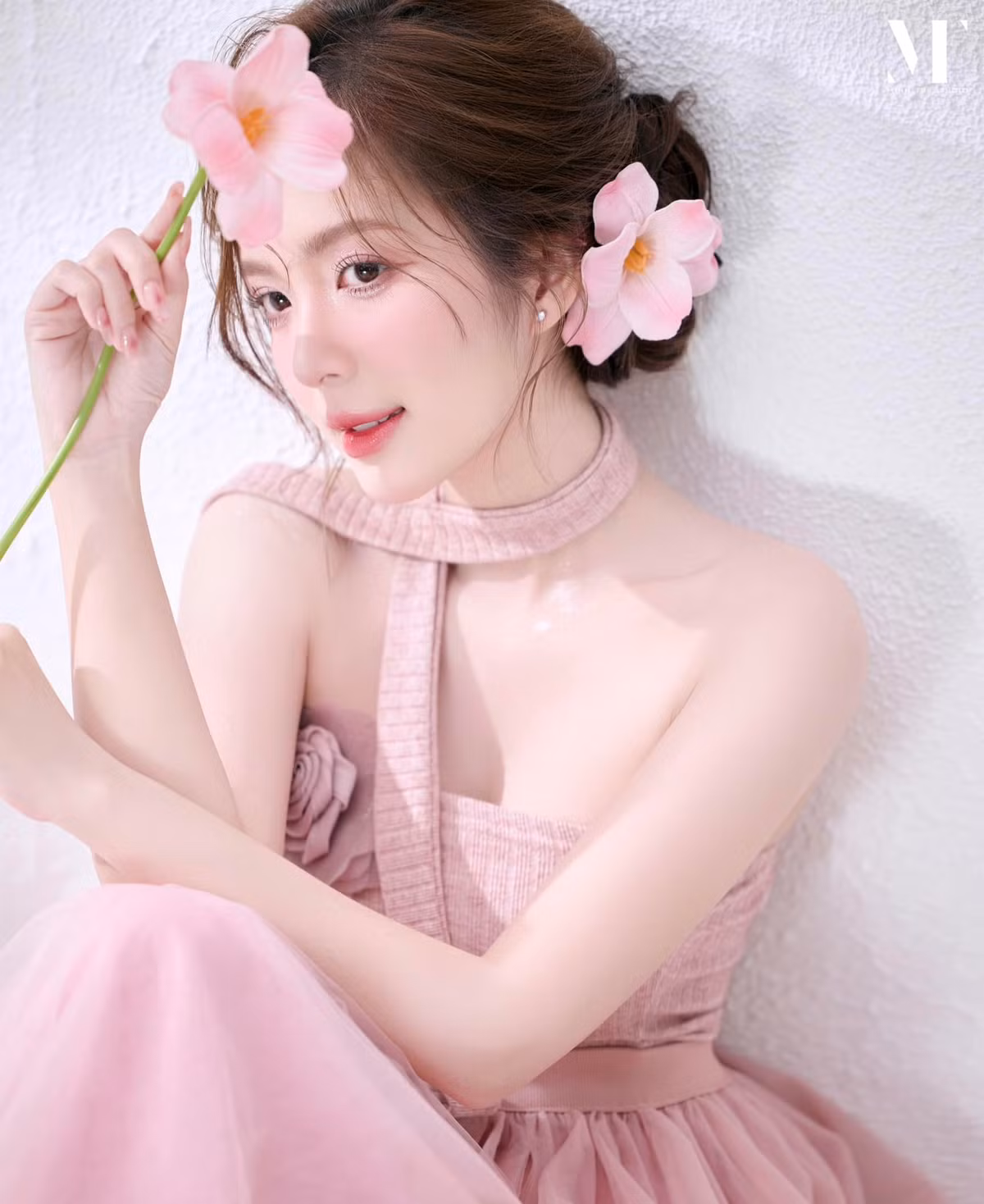 Ngọc Huyền là diễn viên nổi bật với nhiều vai diễn ấn tượng trong các bộ phim như: "Mặt nạ gương", "Chúng ta của 8 năm sau", "Đừng nói khi yêu" và "Lối nhỏ vào đời". Tuy nhiên, phải đến bộ phim "Cha tôi, người ở lại", cô mới thực sự nhận được sự đón nhận nồng nhiệt từ công chúng.