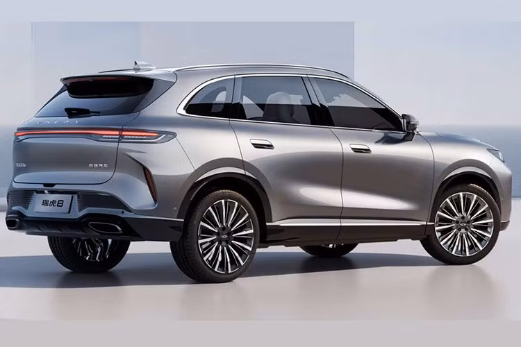 Các phiên bản cao cấp còn có thêm trợ lý ảo thông minh, khả năng điều khiển bằng giọng nói cho hệ thống điều hòa, âm thanh, cửa sổ và nhiều tính năng khác.