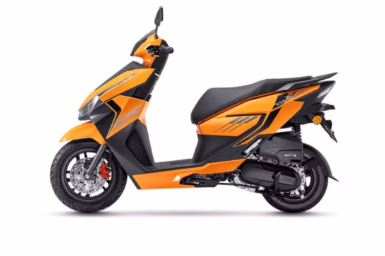 Honda NWX 125 có kích thước dài x rộng x cao lần lượt là 1.760 x 800 x 1.110mm và chiều dài cơ sở 1.246mm. Ngoại hình của Honda NWX 125 sở hữu các đường nét góc cạnh và cứng cáp, không tròn trịa như một số mẫu xe ga hiện nay.