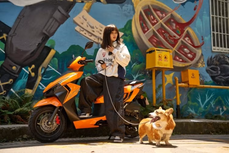 Cụm đồng hồ kỹ thuật số của mẫu xe tay ga Honda NWX125 2025 hiển thị đầy đủ thông tin vận hành, giúp người lái dễ dàng theo dõi tình trạng xe.