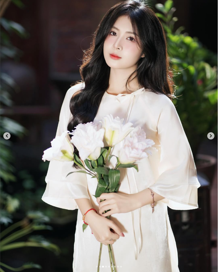 Về đời tư, Quỳnh Alee đang có mối quan hệ tình cảm hạnh phúc với tuyển thủ SGP Fish (Lương Hoàng Phúc) – ngôi sao nổi tiếng của cộng đồng Liên Quân Mobile. Cặp đôi thường xuyên chia sẻ những khoảnh khắc ngọt ngào trên mạng xã hội và nhận được nhiều sự ủng hộ từ người hâm mộ.