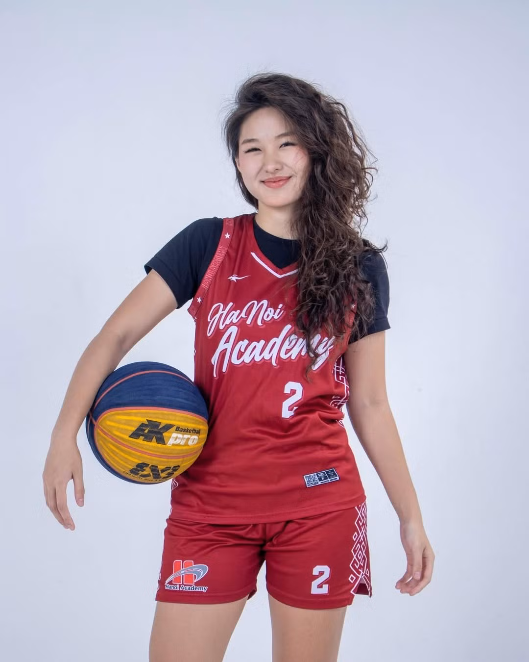 Huệ Anh sở hữu chiều cao gần 1m70, gương mặt thanh tú cùng phong thái tự tin.