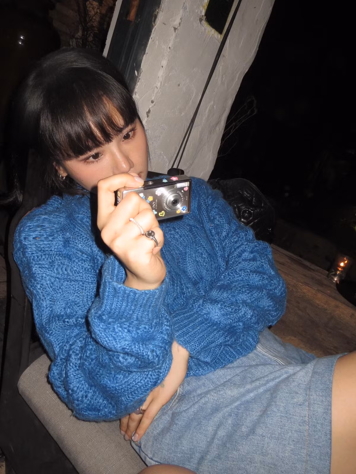 Dù không nhắc cụ thể tên đàng trai, nhưng netizen thi nhau gọi tên Nam Vlog trong livestream của Miu Lê. Bởi lẽ, dạo gần đây cả hai bị soi "rổ hint" tình cảm. Thậm chí, nhiều người còn nhận ra nữ ca sĩ khá thoải mái khi công khai chuyện tình cảm với Nam Vlog.