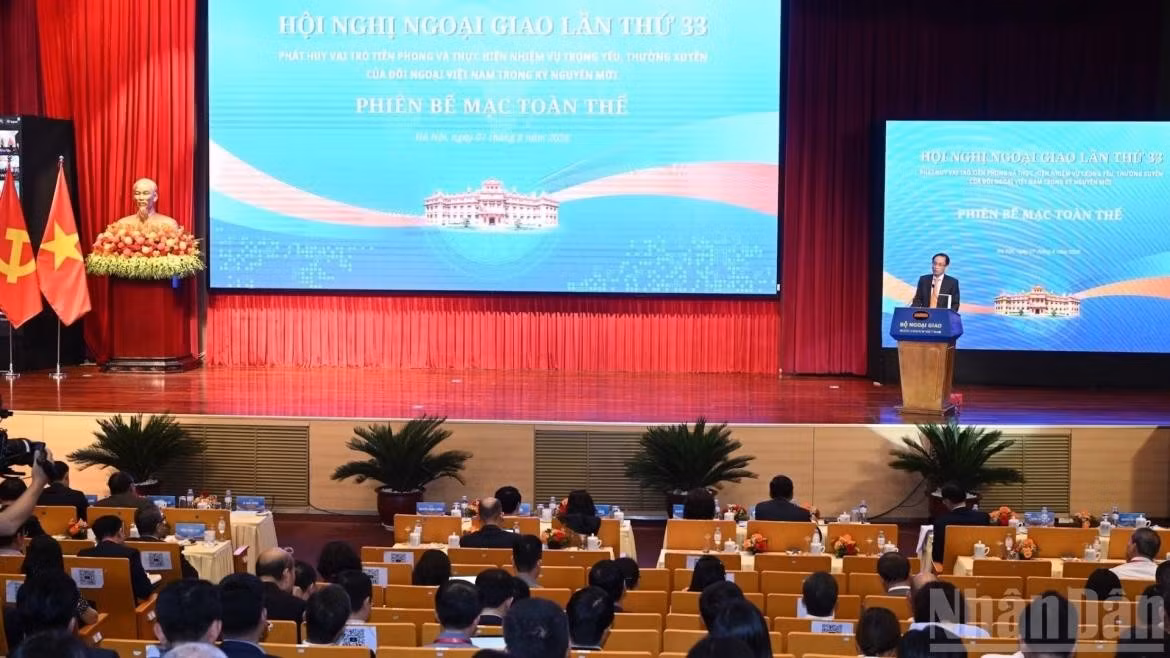 Phiên bế mạc toàn thể Hội nghị Ngoại giao lần thứ 33 (Ảnh: Nhân dân)