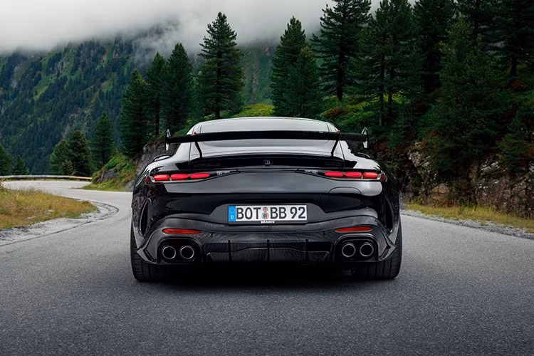 Đáng chú ý, hệ truyền động hybrid này vẫn đạt chuẩn khí thải Euro 6D ISC-FCM theo quy định tại Đức.So với bản tiêu chuẩn vốn đã mạnh mẽ với 816 mã lực và 1.420 Nm, Brabus 1000 là một bước tiến đáng kể.