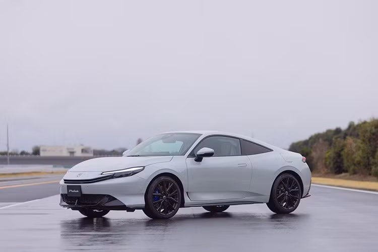 Honda Prelude 2025 – sẽ chính thức ra mắt vào tháng 9 tới với mức giá khiến nhiều người bất ngờ. Dù chưa được công bố chính thức, nhưng nếu các con số bị rò rỉ là chính xác, Prelude sẽ trở thành một trong những mẫu xe đắt nhất trong danh mục sản phẩm nội địa của Honda.