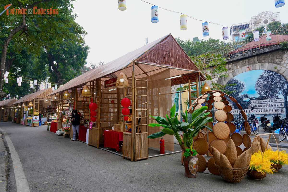 View - Chợ hoa Xuân Phố cổ 2026, không gian Tết truyền thống giữa lòng Thủ đô | Báo Tri thức và Cuộc sống - TIN TỨC PHỔ BIẾN KIẾN THỨC 24H