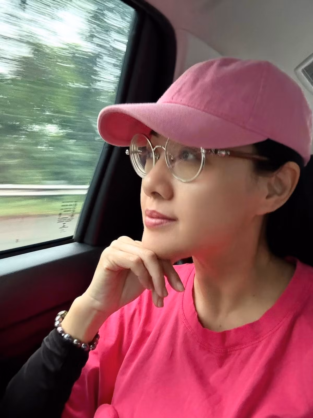 Đặc biệt, một trang trong số đó lợi dụng hình ảnh của nữ MC kêu gọi khán giả chuyển tiền để đầu tư chứng khoán.