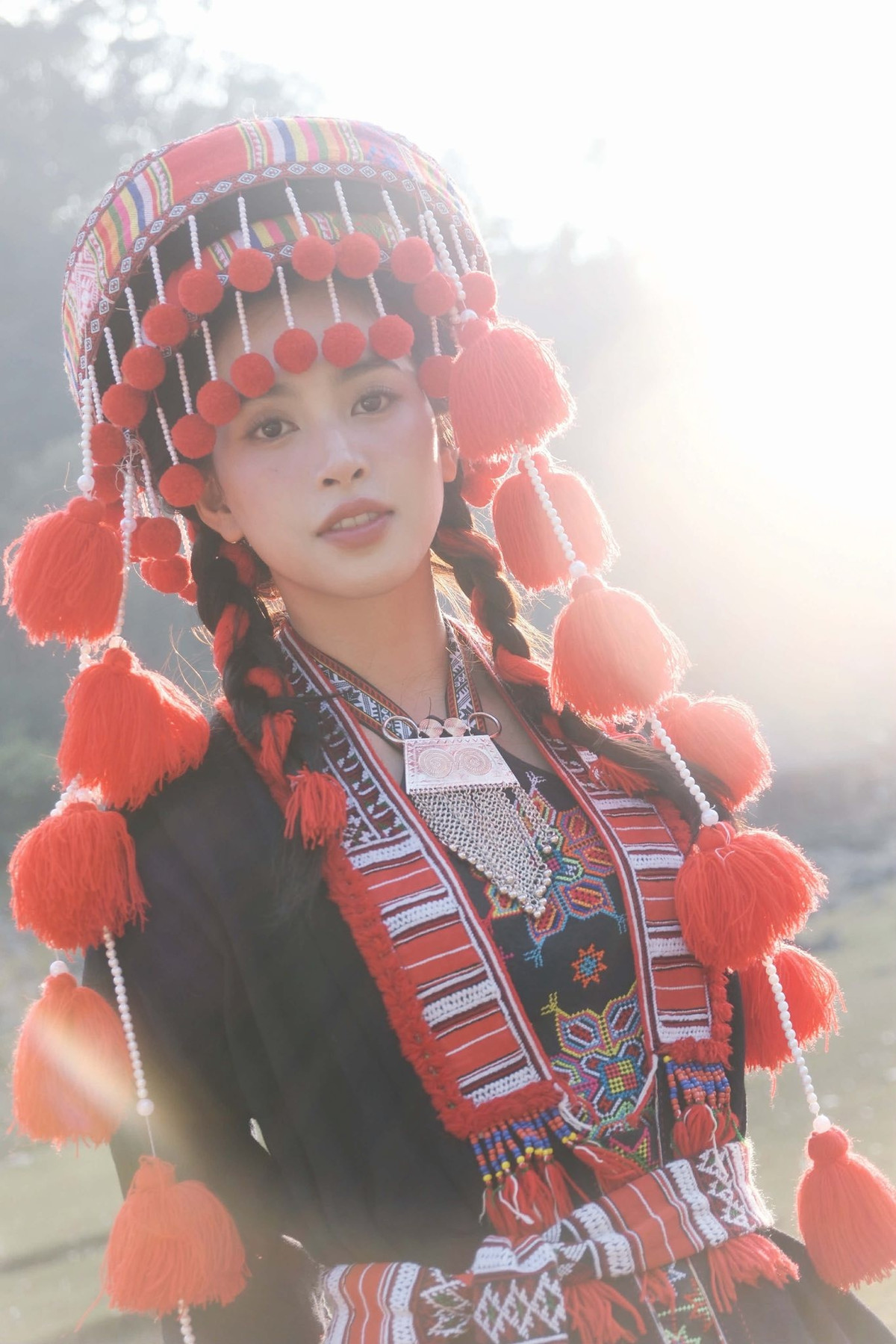 Sinh năm 2000, Tiểu Vy đăng quang Hoa hậu Việt Nam 2018 và đại diện Việt Nam tham dự Hoa hậu Thế giới 2018, lọt Top 30 chung cuộc.