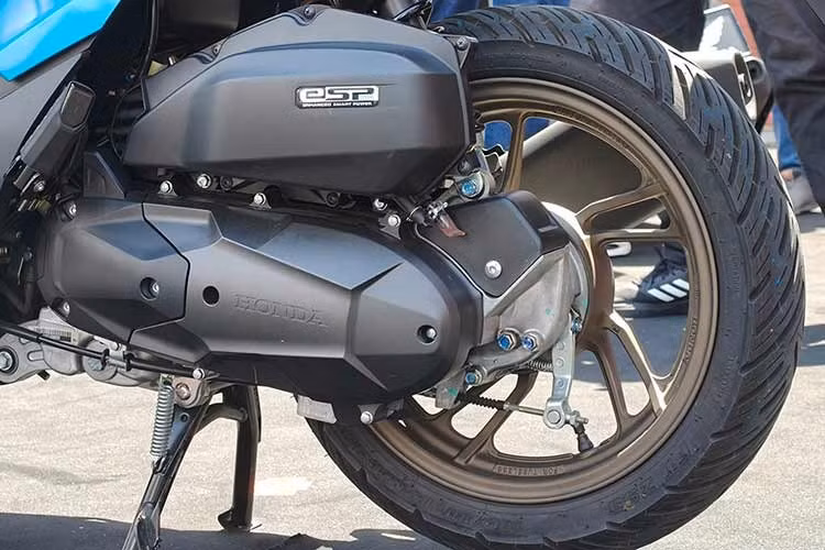 Thay vì sử dụng động cơ mới eSP+ 4 van như Honda Air Blade 125, Honda Vario 125 thế hệ mới vẫn sử dụng máy cũ eSP 2 van. Honda chỉ nâng tiêu chuẩn khí thải lên Euro 4. Động cơ 125cc đạt công suất 11,37hp tại 8.500 vòng/phút và mô-men xoắn 11,9Nm tại 5.000 vòng/phút. Mức tiêu hao nhiên liệu trung bình được Honda công bố là 2,11 lít/100km.