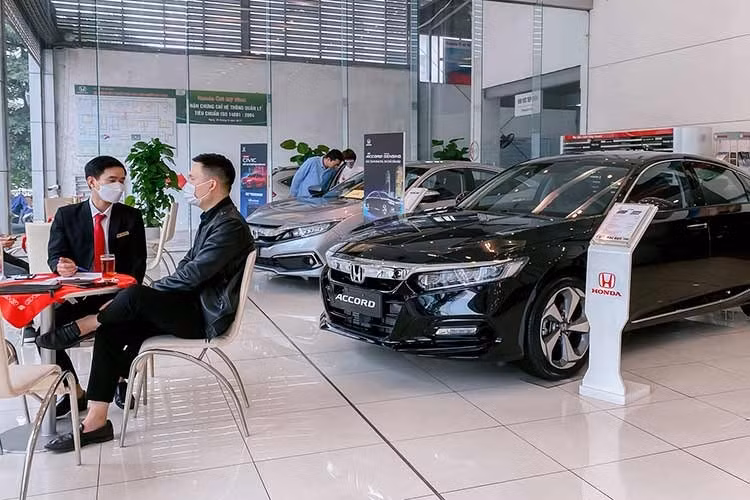 Tháng 1 luôn là giai đoạn thấp điểm của thị trường ôtô Việt Nam. Do đó, không có gì bất ngờ khi doanh số của các thành viên thuộc Hiệp hội các nhà sản xuất ôtô Việt Nam (VAMA) giảm sút trong tháng đầu tiên của năm 2026. Cụ thể, trong tháng 1/2026 vừa qua, các thành viên VAMA đã bán ra 36.875 xe, giảm 21,6% so với tháng liền trước nhưng tăng trưởng đến 100,4% so với cùng kỳ năm ngoái.