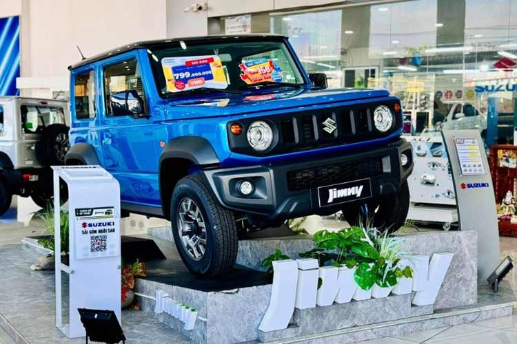 Suzuki Jimny: 37 xe ﻿Suzuki Jimny một lần nữa góp mặt trong top 10 ô tô bán kém nhất Việt Nam với doanh số chỉ đạt 37 chiếc, tăng 32,1% so với tháng 12/2025. Giá bán cao, nguồn cung hạn chế vì nhập khẩu nguyên chiếc từ Nhật Bản, kích thước khiêm tốn và trang bị chưa tường xứng với số tiền bỏ ra là những yếu tố kéo ghì doanh số của Suzuki Jimny xuống.