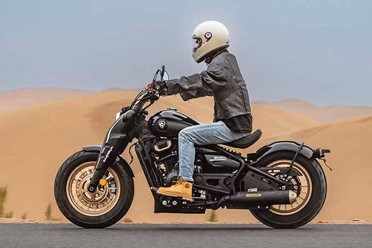 Tại thị trường Malaysia, mẫu xe môtô Cyclone RA600 2026 mới được bán ra chính hãng với giá niêm yết là 25.888 ringgit - (tương đương khoảng 170,5 triệu đồng).