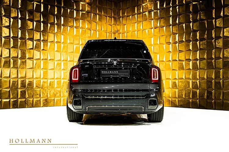 Dù được nâng cấp toàn diện về thân xe và khả năng bảo vệ, khối động cơ 6.75L V12 tăng áp kép vẫn giữ nguyên thông số, sản sinh 562 mã lực và 850 Nm mô-men xoắn. Điều này cho thấy nền tảng vận hành nguyên bản của Cullinan vẫn đủ sức đáp ứng yêu cầu, ngay cả khi phải “gánh” thêm lớp giáp bảo vệ.