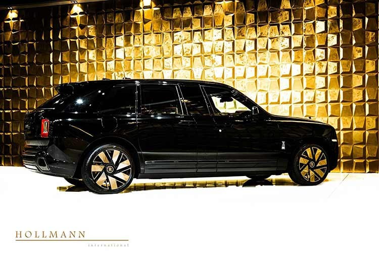 Dù không hoàn toàn độc quyền, cấu trúc này vẫn giúp Cullinan duy trì vị thế khác biệt so với các đối thủ như Bentley Bentayga hay Mercedes-Maybach GLS. Tuy nhiên, chiếc xe trong bài viết không phải bản tiêu chuẩn, mà là một biến thể được nâng cấp sâu, hướng tới nhóm khách hàng đặc biệt cần cả sự xa hoa lẫn mức độ bảo vệ cao cấp.