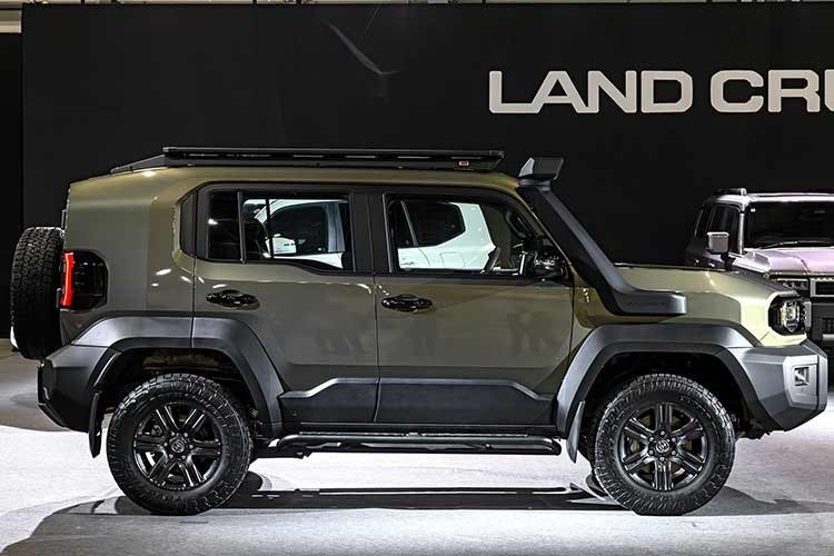 Được biết, Toyota đang lên kế hoạch bổ sung khối động cơ diesel tăng áp 2.8L bốn xi-lanh vào danh mục sản phẩm, dự kiến ra mắt vào năm 2029. Được kế thừa từ dòng Land Cruiser 250, động cơ này hứa hẹn mang lại công suất 201 mã lực và mô-men xoắn cực đại lên tới 500 Nm, gấp đôi lực kéo so với phiên bản máy xăng hiện tại.