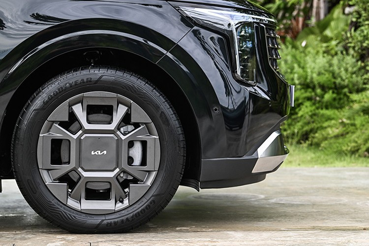 View - Cận cảnh KIA Carnival Hybrid 2026, từ hơn 2 tỷ đồng tại Thái Lan | Báo Tri thức và Cuộc sống - TIN TỨC PHỔ BIẾN KIẾN THỨC 24H