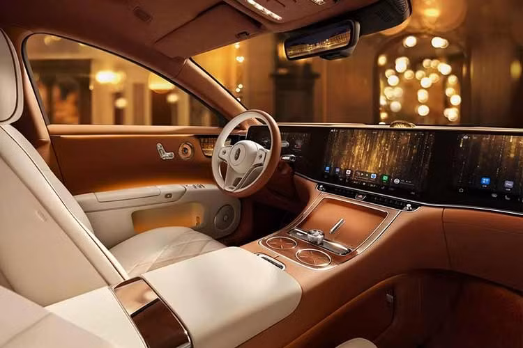 Sự vươn lên của các hãng xe Trung Quốc cũng đang tạo ra áp lực lớn đối với nhiều nhà sản xuất phương Tây, trong đó có Porsche. Theo Bloomberg, doanh số Porsche tại Trung Quốc đã giảm khoảng 26% trong năm ngoái. Trên phạm vi toàn cầu, hãng xe thể thao Đức giao khoảng 279.449 xe trong năm 2025, giảm khoảng 10% so với năm trước đó.