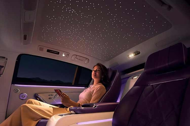 Trước đây, Trung Quốc từng là thị trường tăng trưởng quan trọng nhất của Porsche, khi nhiều khách hàng giàu có bị thu hút bởi danh tiếng về hiệu suất và giá trị thương hiệu của hãng. Tuy nhiên, xu hướng tiêu dùng hiện đang thay đổi. Một thế hệ khách hàng mới, đặc biệt là những người trẻ, ngày càng quan tâm đến xe điện và các công nghệ truyền động điện hóa.