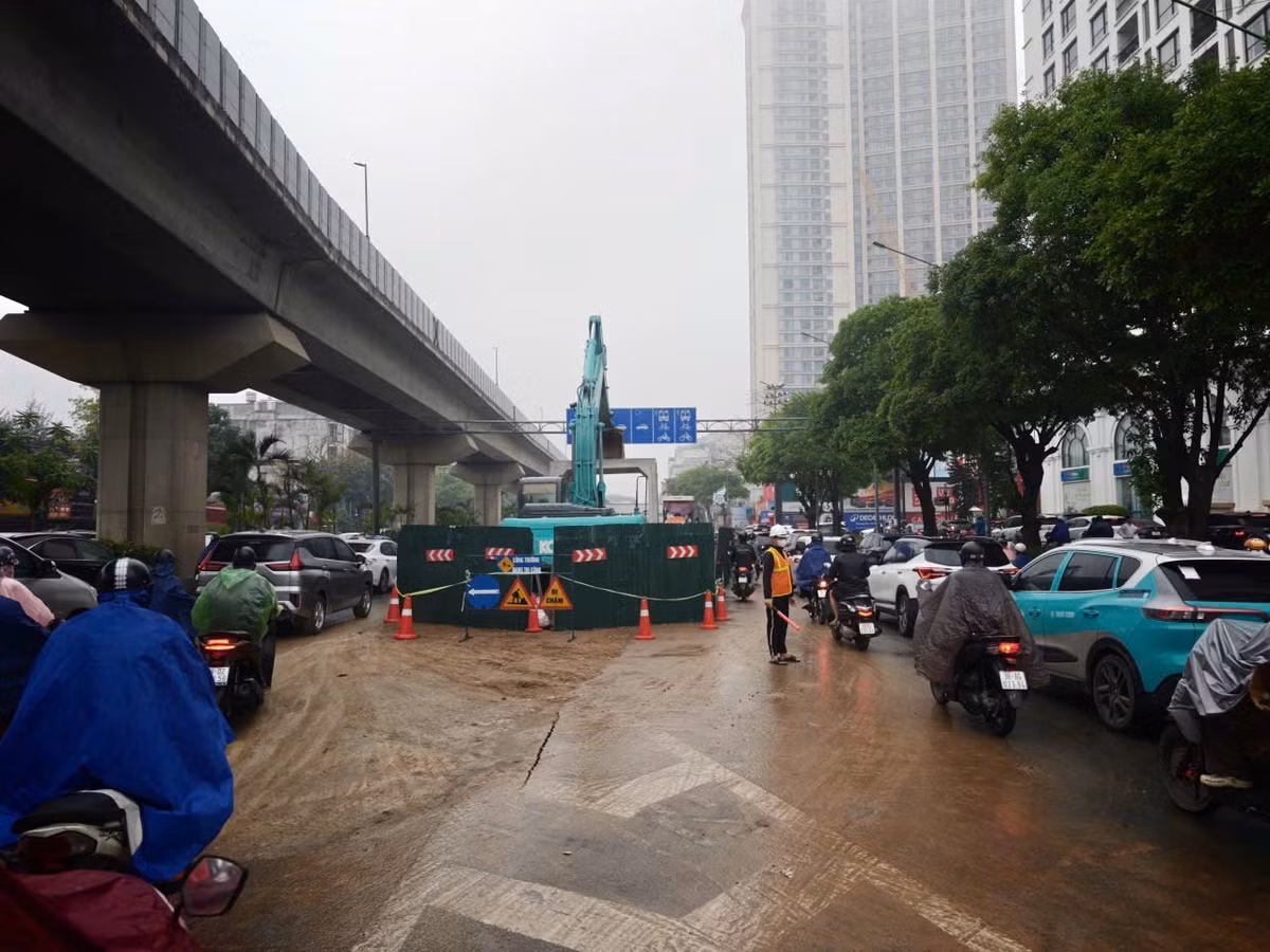 Lực lượng CSGT sẽ tiếp tục bám sát hiện trường, nỗ lực cao nhất để dòng người và phương tiện lưu thông an toàn trong suốt quá trình triển khai dự án.