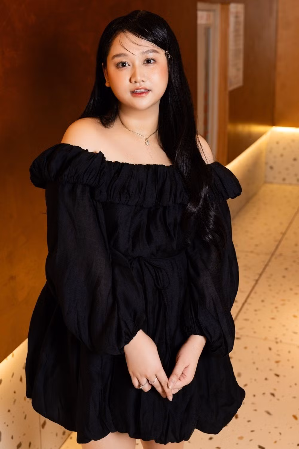 Mới đây, Trúc Anh dự sự kiện ra mắt phim điện ảnh Tử chiến trên không hôm 16/9 tại TP HCM, hội ngộ các đồng nghiệp như diễn viên Xuân Phúc, Trần Nghĩa.