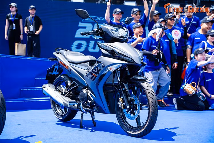 Yamaha Motor Việt Nam vừa chính thức ra mắt mẫu xe côn tay underbone Exciter 155 đời mới. Đây là lần nâng cấp đáng chú ý của mẫu xe côn tay thể thao, đồng thời đánh dấu chặng đường 20 năm kể từ khi Exciter lần đầu xuất hiện tại Việt Nam vào năm 2006.
