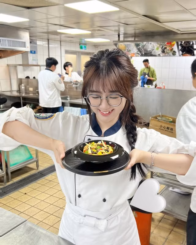 Được biết, cô gái gốc Hải Phòng đã quá quãng thời gian không ngừng nỗ lực để phát triển bản thân.