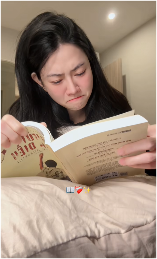 Nhiều người bình luận cho biết họ cũng đã khóc như Lê Bống khi đọc cuốn sách này - bởi câu từ thực sự có sức nặng cảm xúc của độc giả xoay quanh câu chuyện về tình bản, hành trình với chính mình. "Đây là một tác phẩm không thể quên, khiến bạn phải cảm nhận, đau đớn và thay đổi mãi mãi", một netizen bình luận.