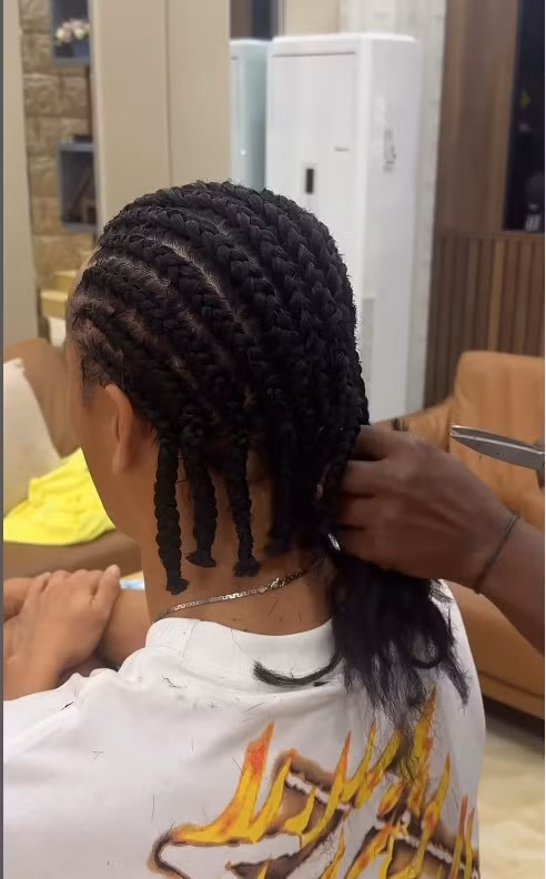 Bài đăng khoe kiểu tóc mới của Bùi Tiến Dũng nhanh chóng thu hút hơn 10.000 lượt yêu thích sau thời gian ngắn.