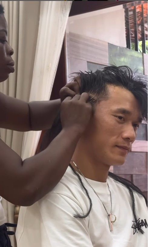 Kiểu tóc bện thừng này có nguồn gốc cổ xưa và xuất hiện ở nhiều nền văn hóa khác nhau trên thế giới, như châu Phi, Ấn Độ và Ai Cập cổ đại.